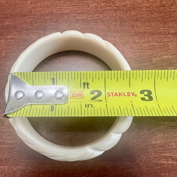 Vintage Plastic Ivory Bangle Bracelet, EUC - Picture 6 of 6